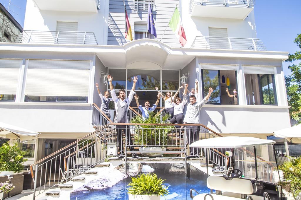 Hotel New Castle Cesenatico Exterior foto